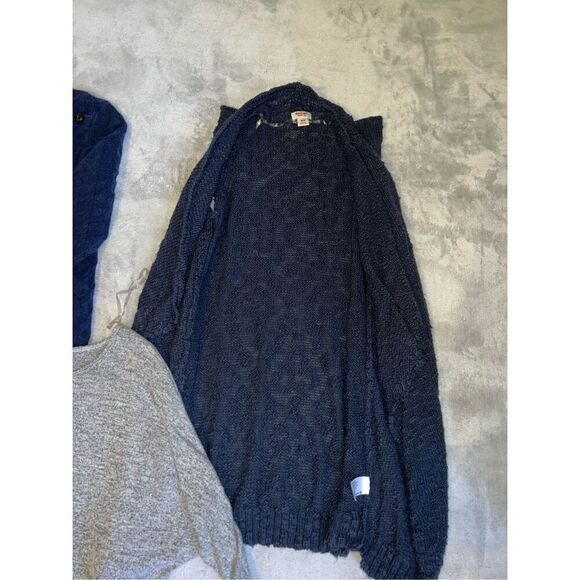 Women’s LOT OF 3 Tops Blouses medium - Picture 3 of 6